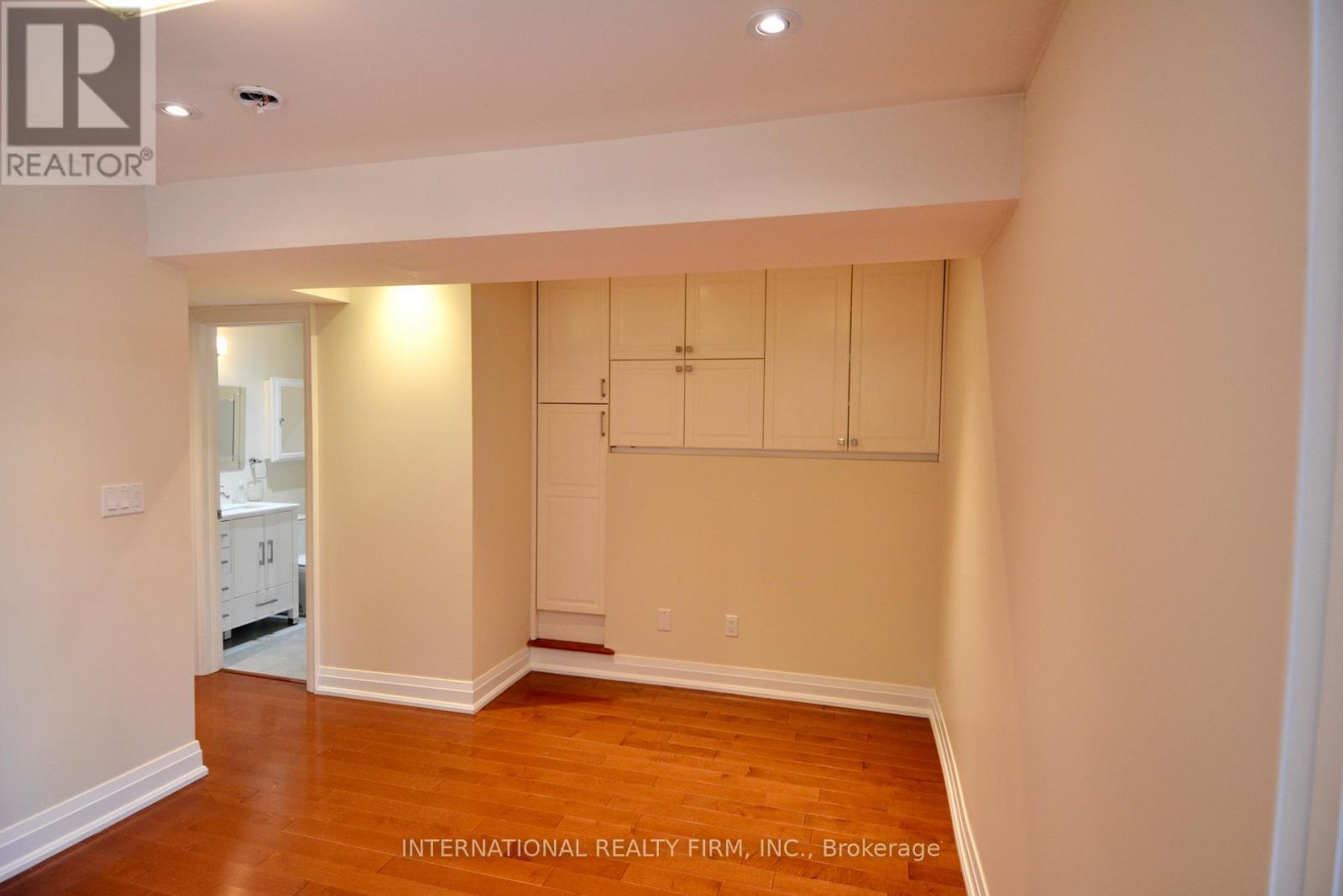 Main Floor - 24 Duggan Avenue, Toronto, Ontario M4V 1Y2 - Photo 6 - C14094764