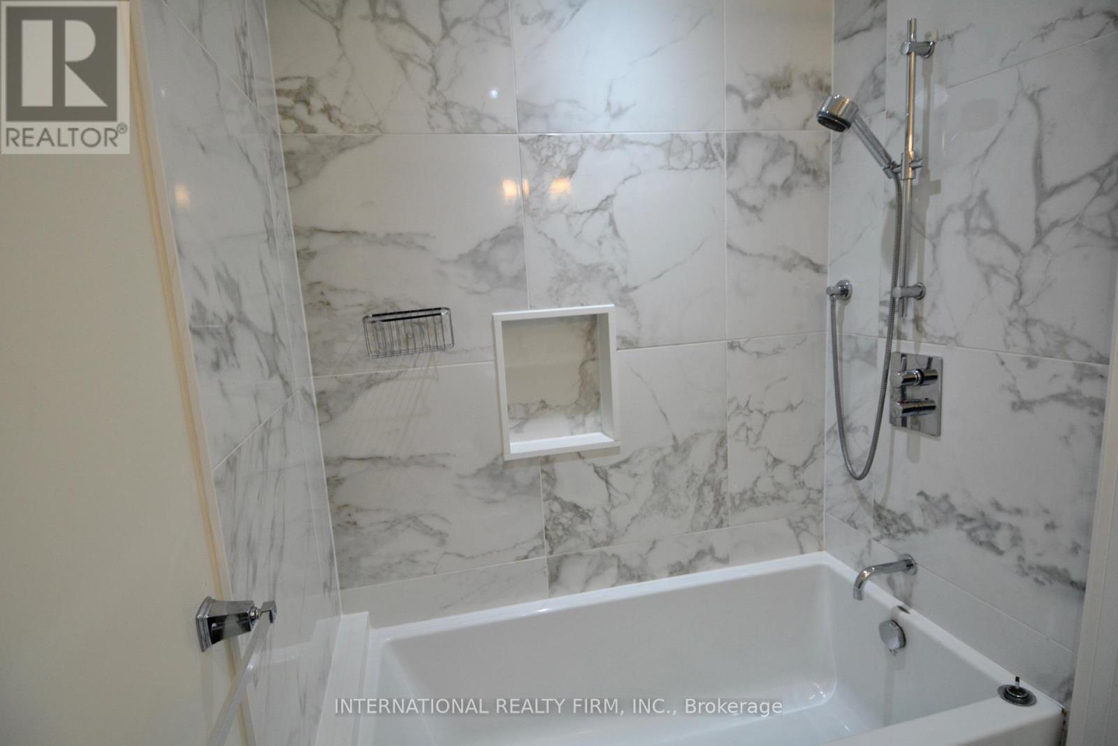 Main Floor - 24 Duggan Avenue, Toronto, Ontario M4V 1Y2 - Photo 8 - C14094764