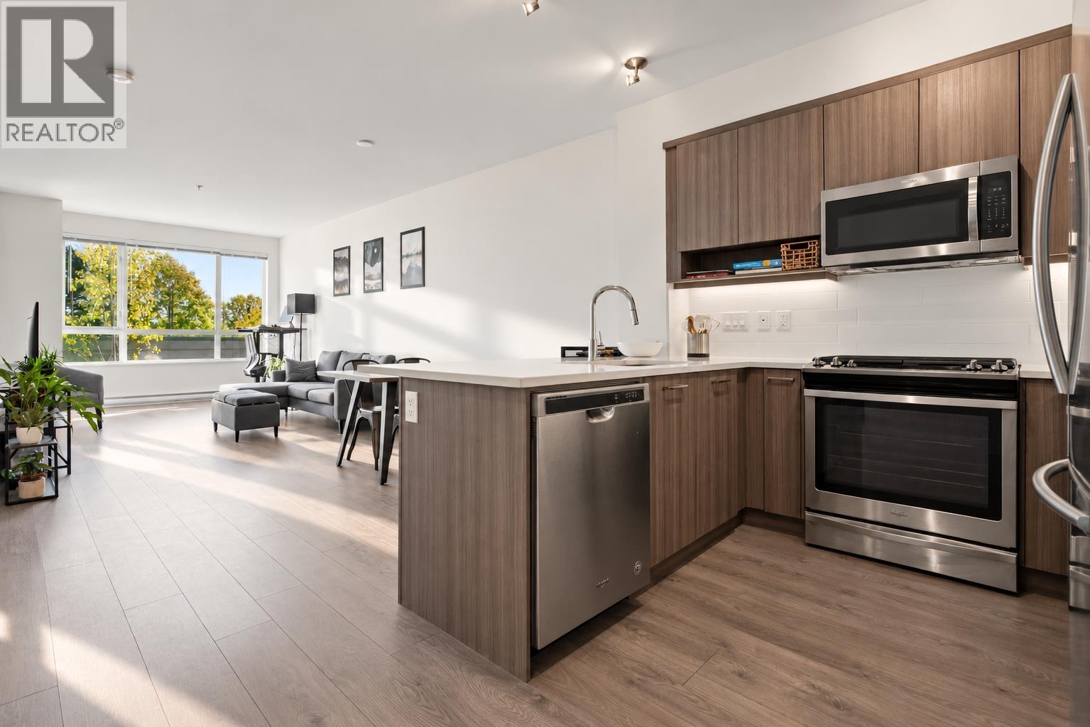 202 1306 Fifth Avenue, New Westminster, British Columbia  V3M 0K5 - Photo 3 - R3176512