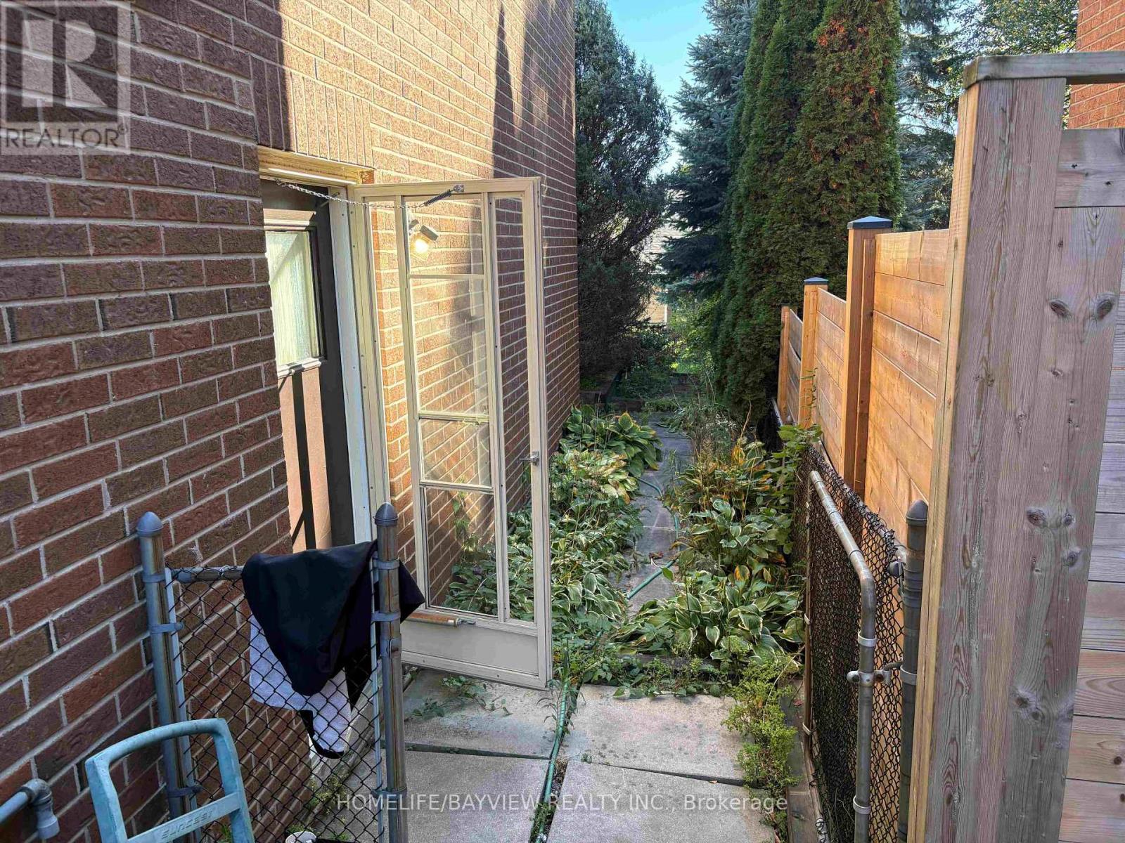 271 John Bowser Crescent, Newmarket, Ontario  L3Y 7N9 - Photo 8 - N14094738
