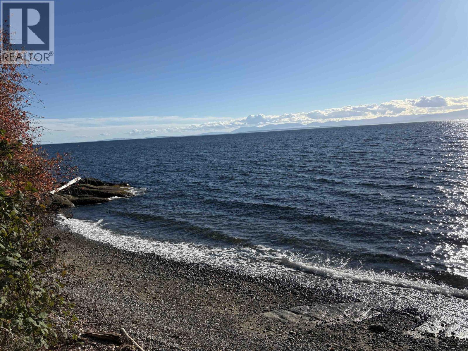 3443 Beach Avenue, Roberts Creek, British Columbia  V0N 2W2 - Photo 2 - R3176530