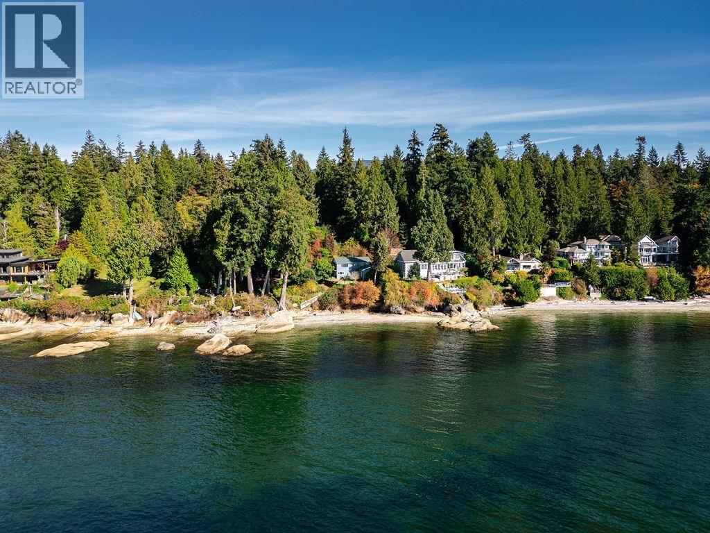 3443 Beach Avenue, Roberts Creek, British Columbia  V0N 2W2 - Photo 3 - R3176530