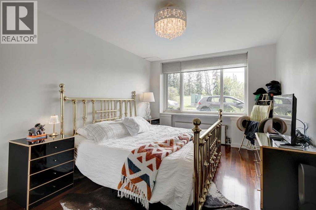 107, 3339 Rideau Place SW