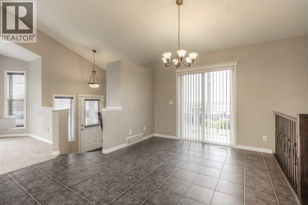 241 Morningside Gardens Sw, Airdrie, Alberta  T4B 0K3 - Photo 5 - A2351753