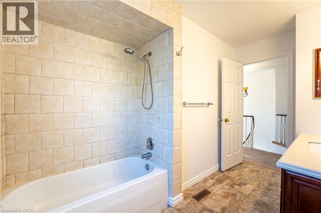 12 Creekwood Place, Dundas, Ontario  L9H 6S9 - Photo 18 - 40871192