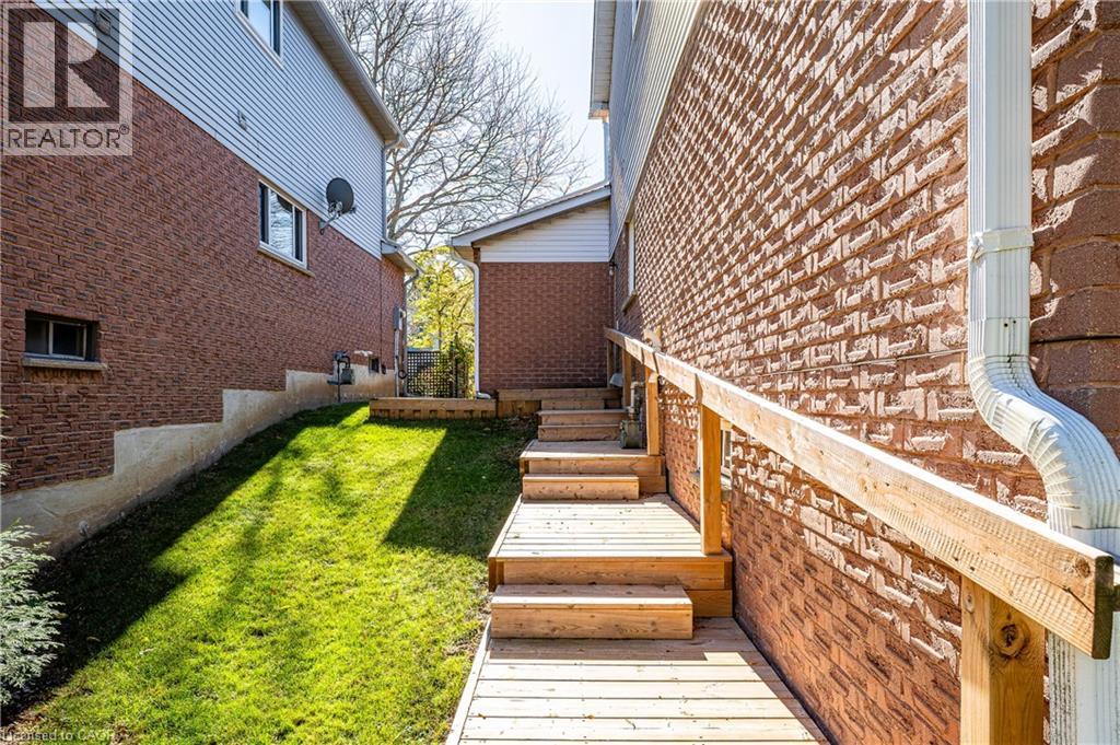12 Creekwood Place, Dundas, Ontario  L9H 6S9 - Photo 35 - 40871192