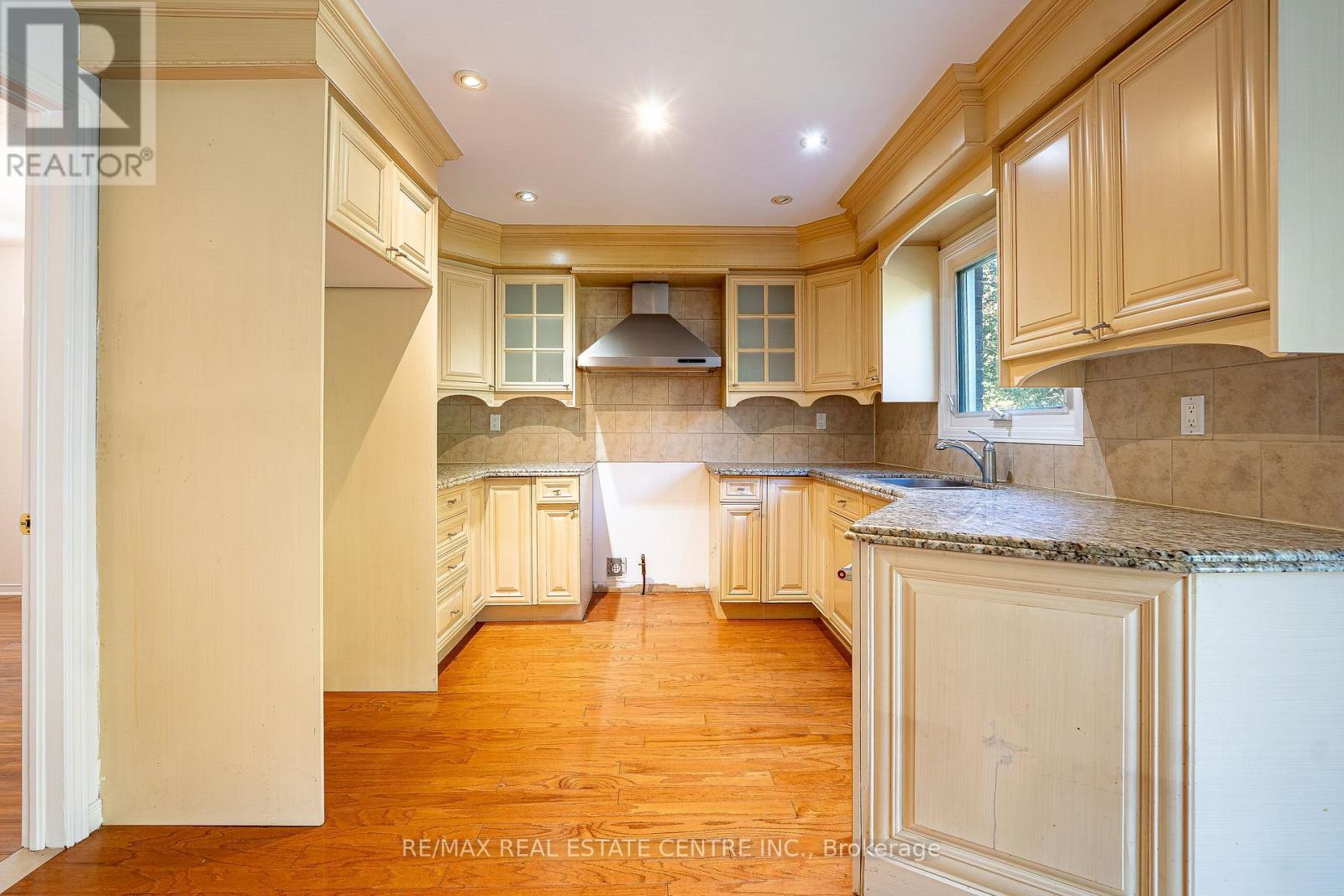 12 Creekwood Place, Hamilton, Ontario  L9H 6S9 - Photo 13 - X14094708