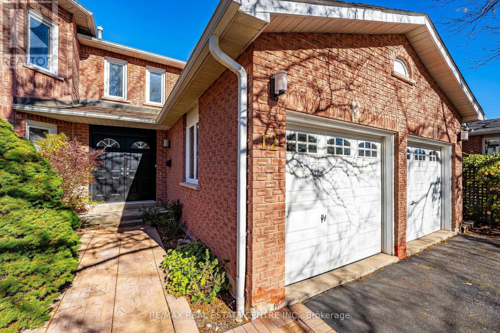 12 Creekwood Place, Hamilton, Ontario  L9H 6S9 - Photo 3 - X14094708