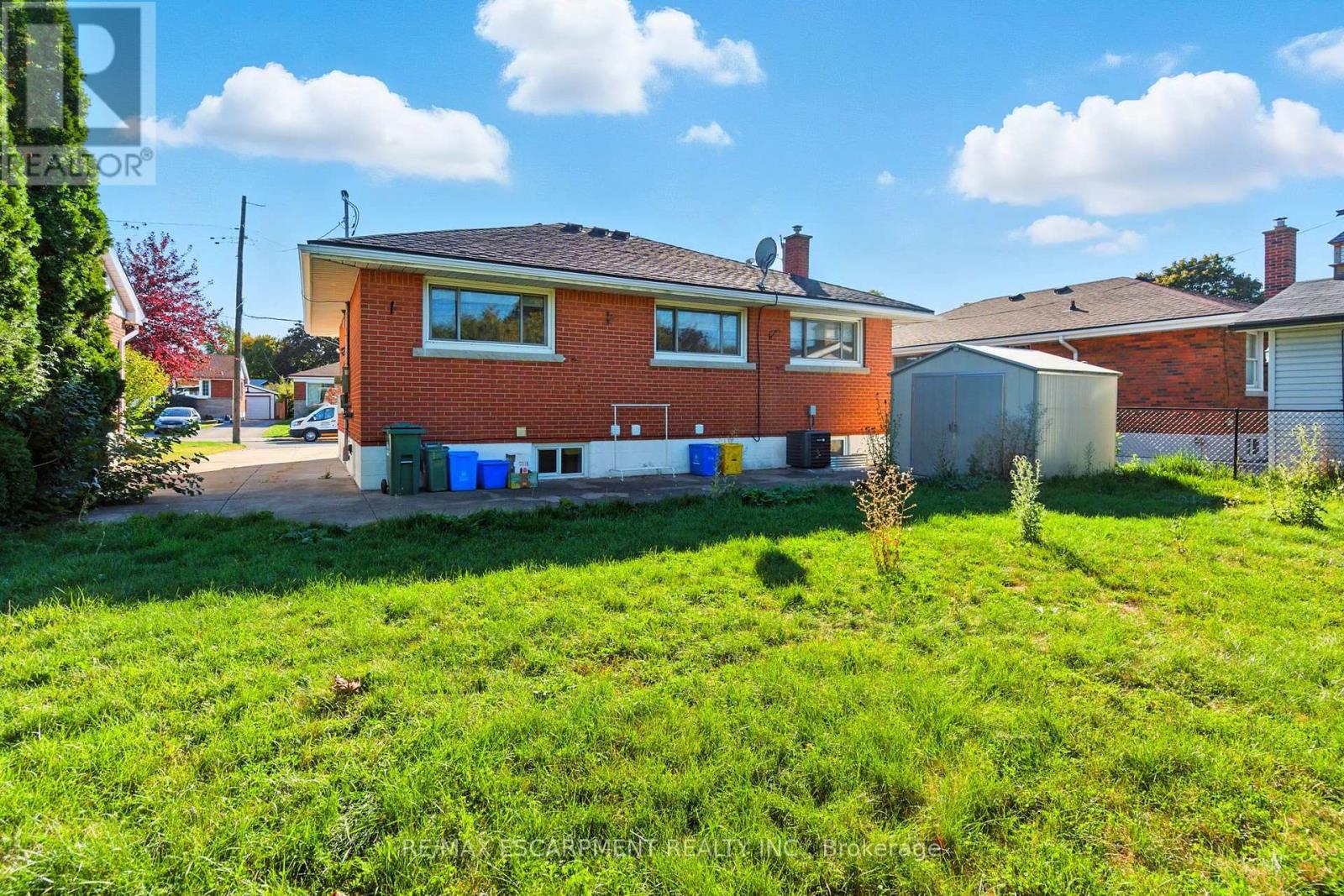 LOWER - 35 WILDEWOOD AVENUE