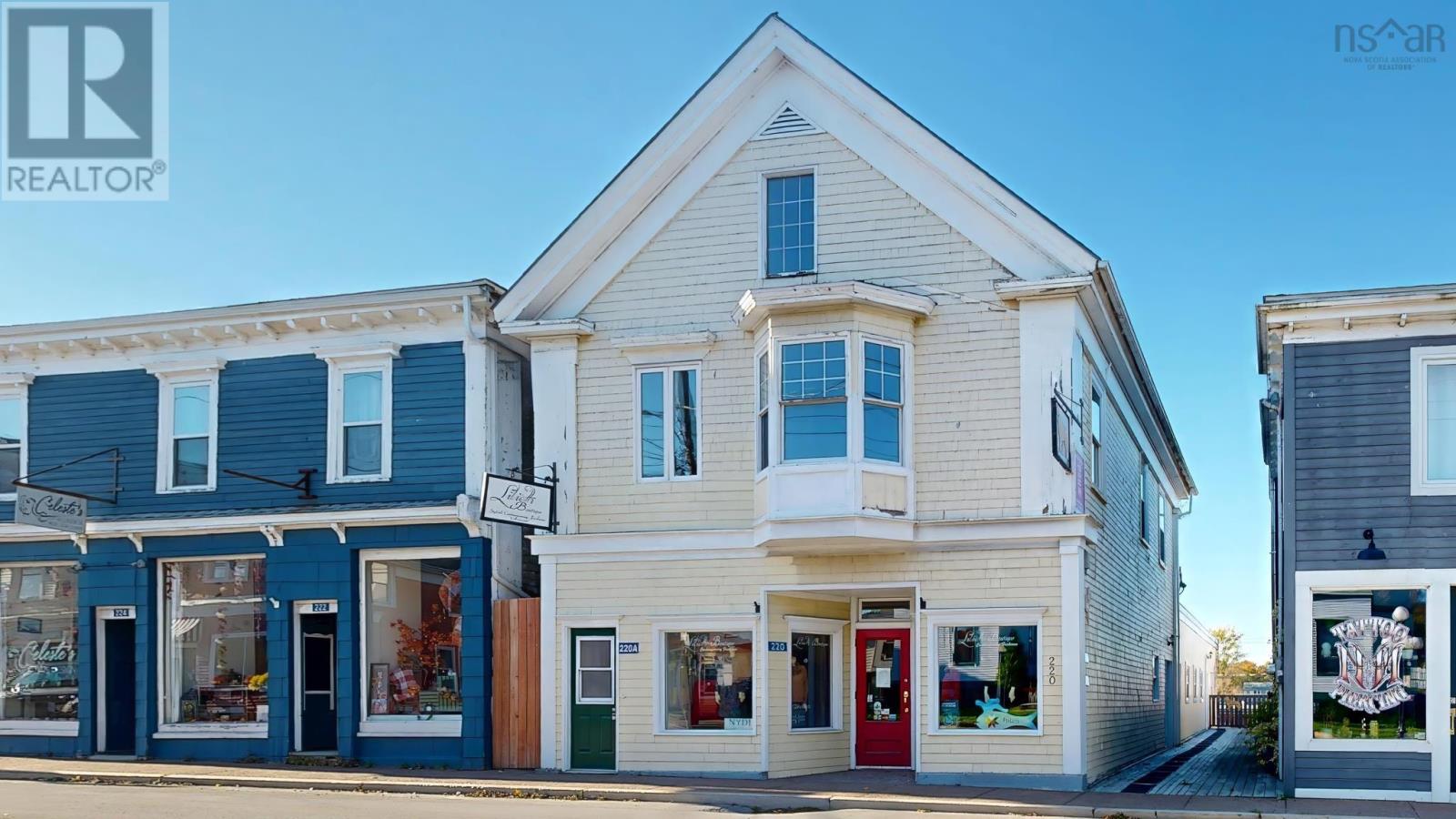 220 Main Street, Liverpool, Nova Scotia  B0T 1K0 - Photo 1 - 202626154