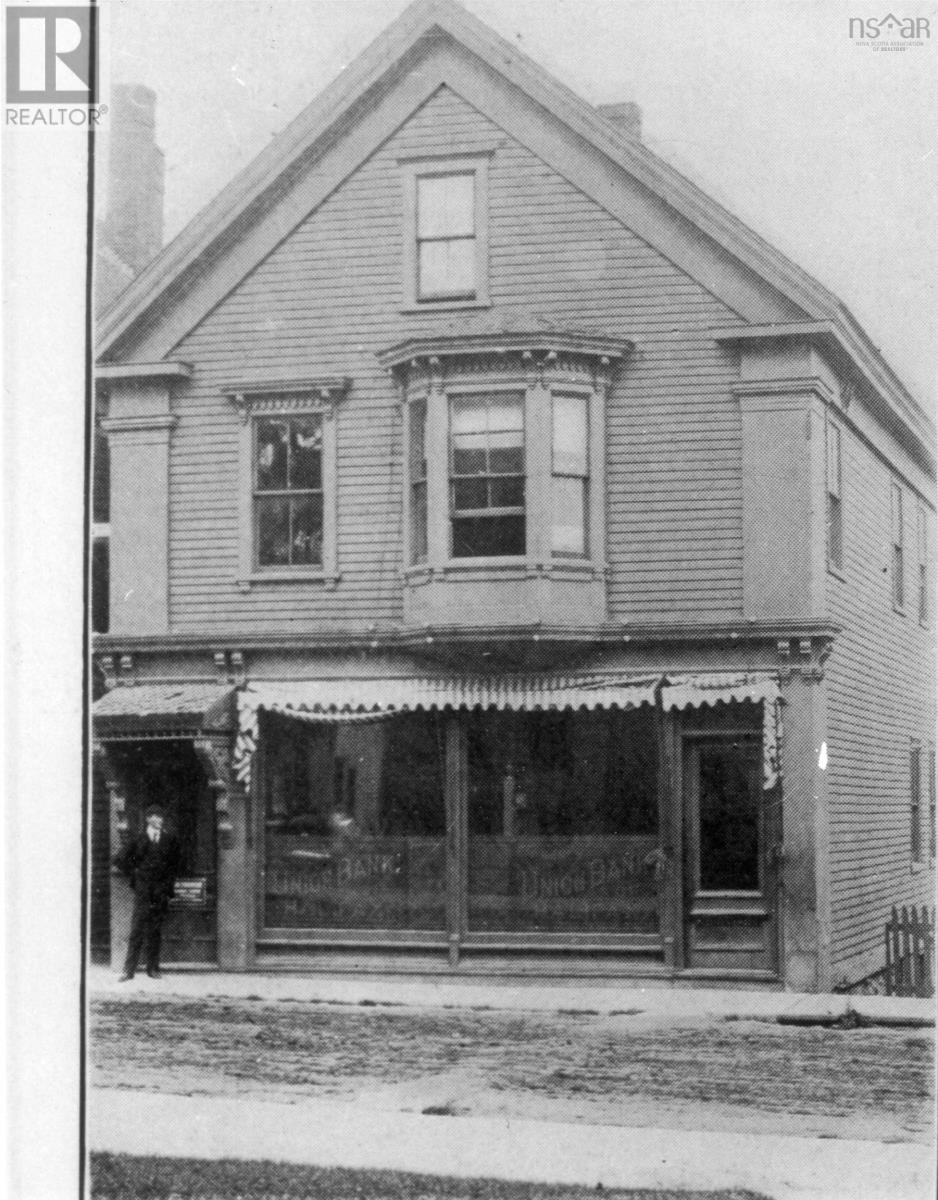 220 Main Street, Liverpool, Nova Scotia  B0T 1K0 - Photo 2 - 202626154