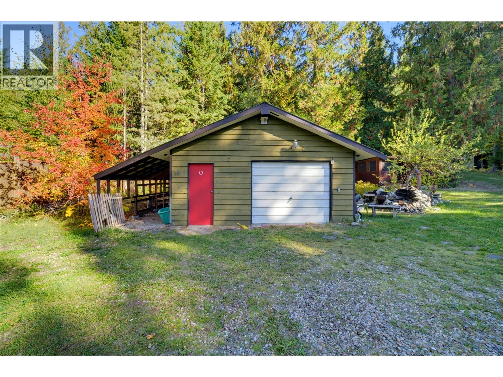 9020 Hummingbird Drive, Swansea Point, British Columbia  V0E 2K2 - Photo 35 - 10402995