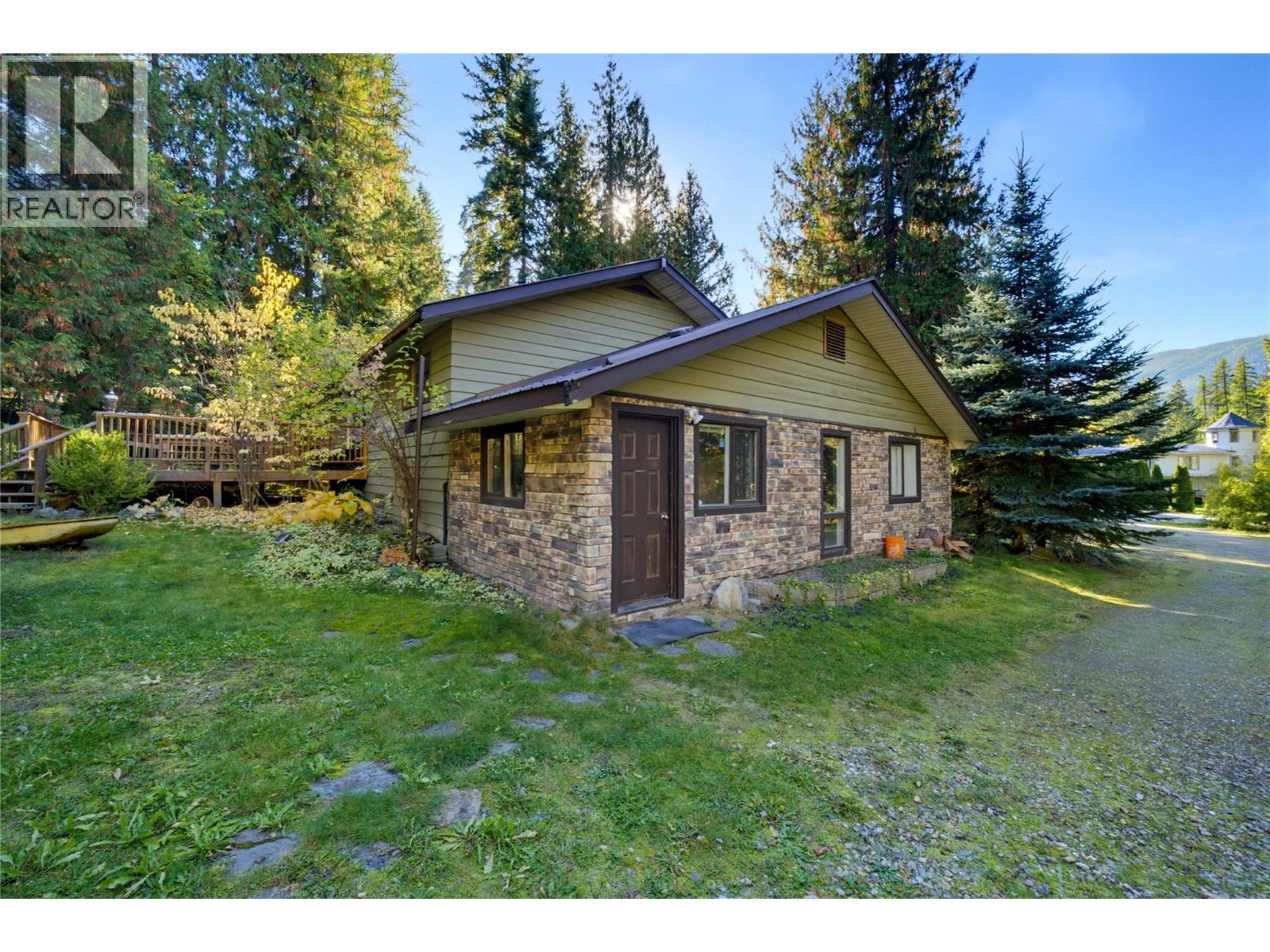 9020 Hummingbird Drive, Swansea Point, British Columbia  V0E 2K2 - Photo 38 - 10402995