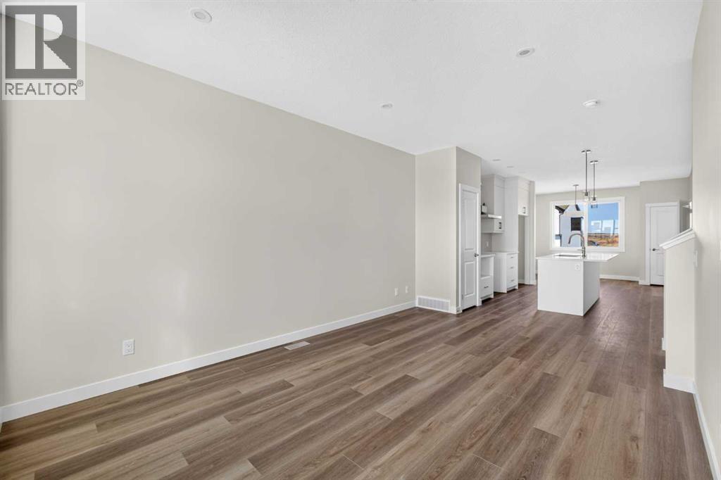 727 Lucas Boulevard NW, Calgary, Alberta T3P 2Y7 - Photo 3 - A2351922
