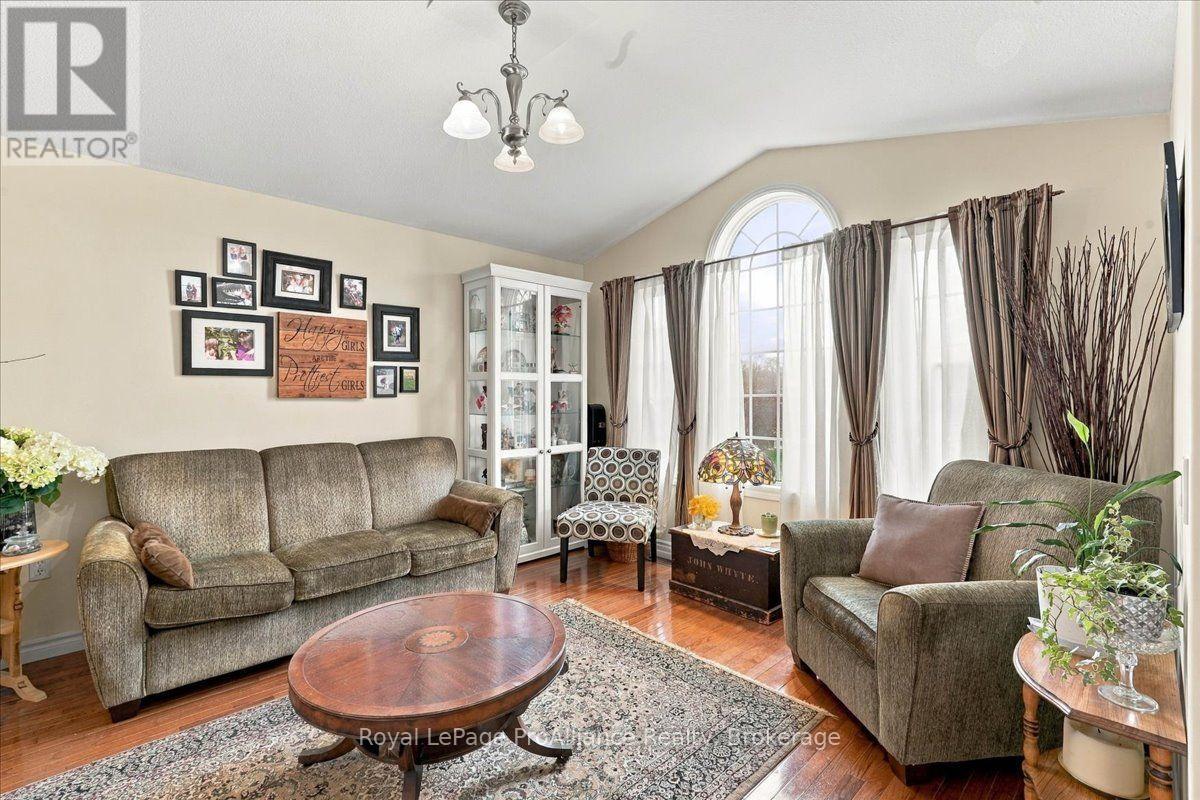 99 Mckenzie Street, Centre Hastings, Ontario  K0K 2K0 - Photo 7 - X14094984