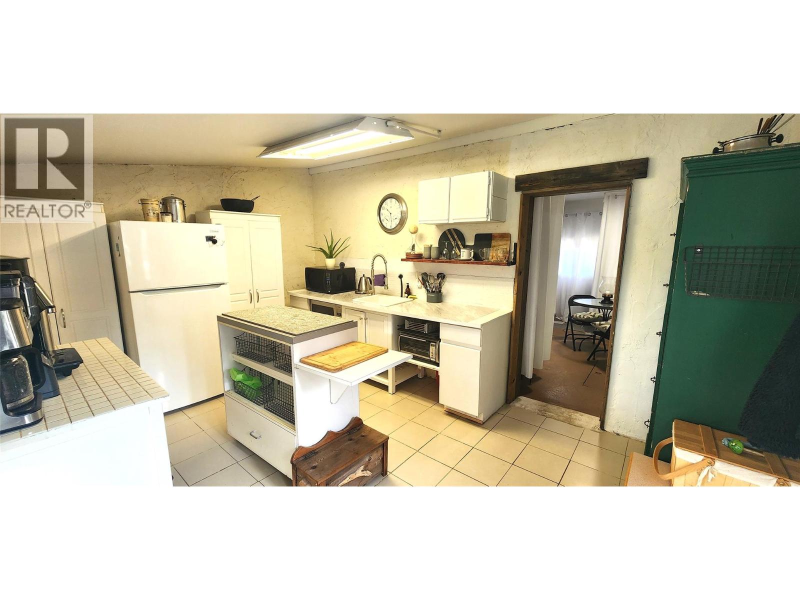 173 75th Avenue, Grand Forks, British Columbia  V0H 1H0 - Photo 5 - 10387639