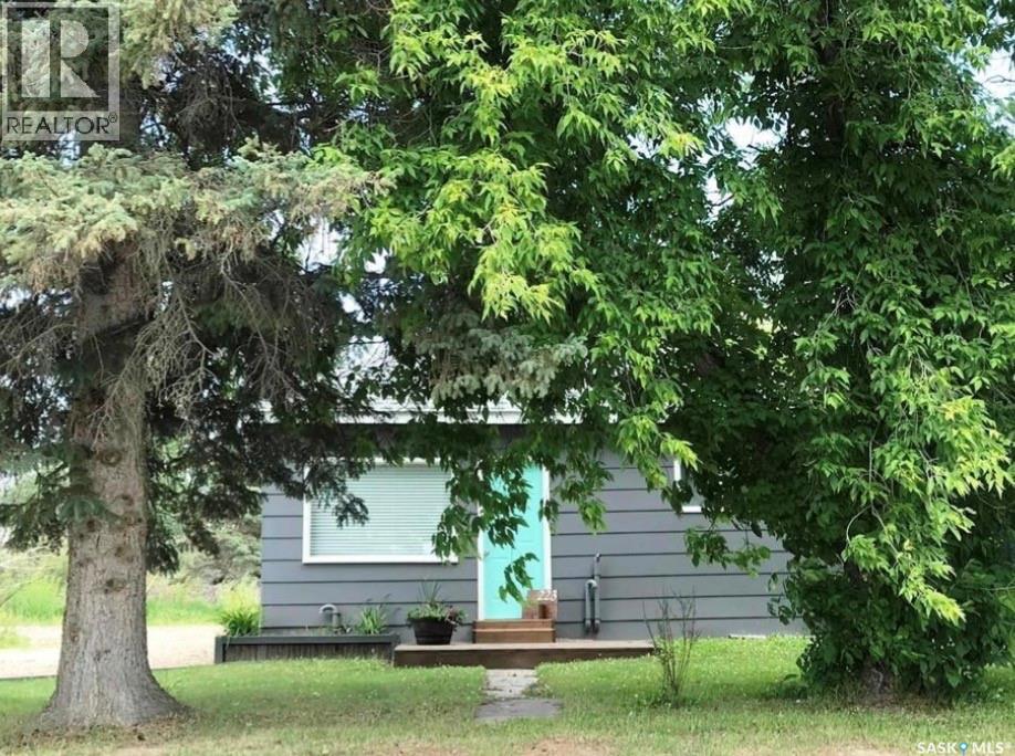 223 4th Avenue N, Big River, Saskatchewan  S0J 0E0 - Photo 2 - SK051470