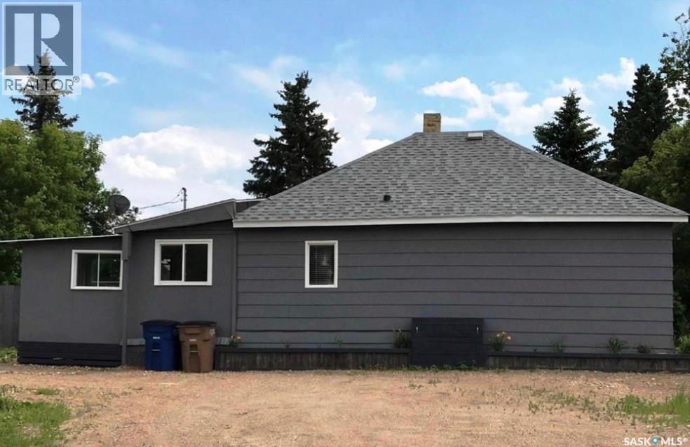 223 4th Avenue N, Big River, Saskatchewan  S0J 0E0 - Photo 3 - SK051470