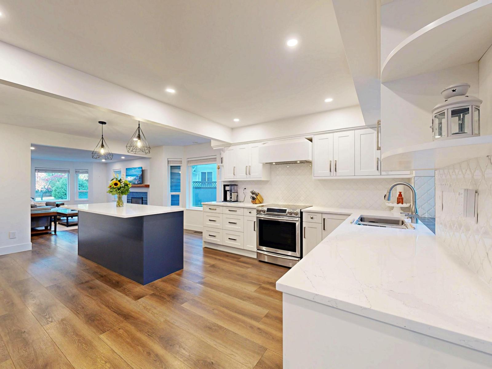 1114 161a Street, Surrey, British Columbia  V4A 7N2 - Photo 3 - R3176256