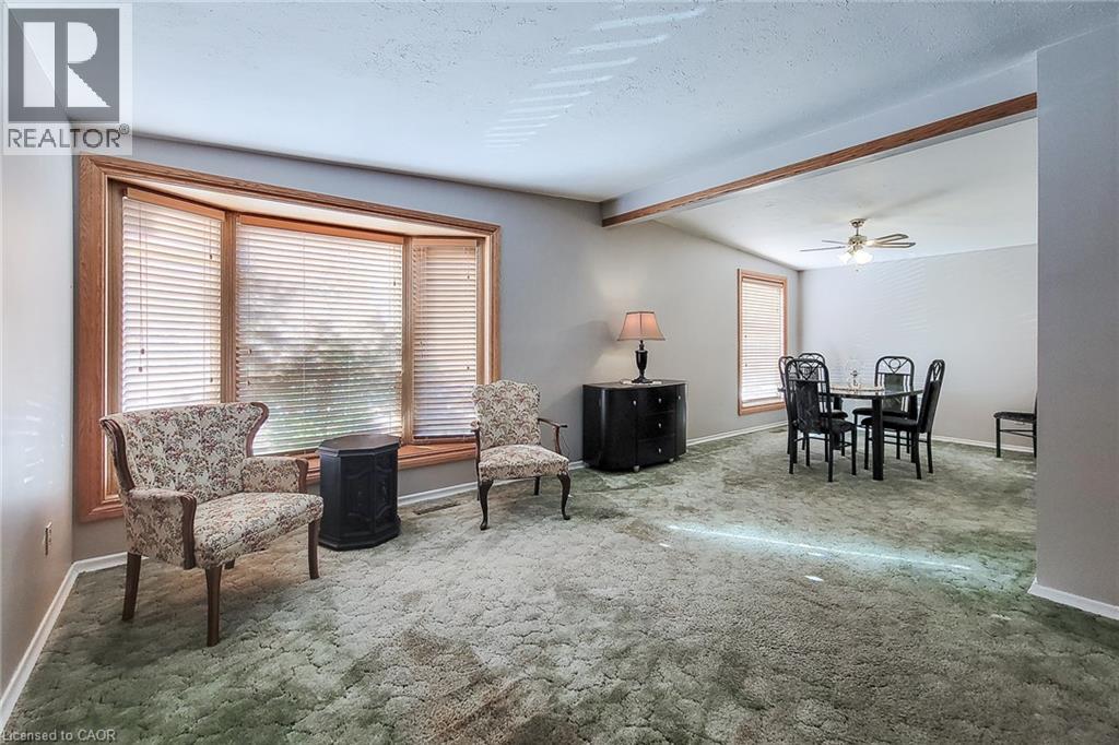 286 Mohawk Road W, Hamilton, Ontario  L9C 1W3 - Photo 3 - 40872405