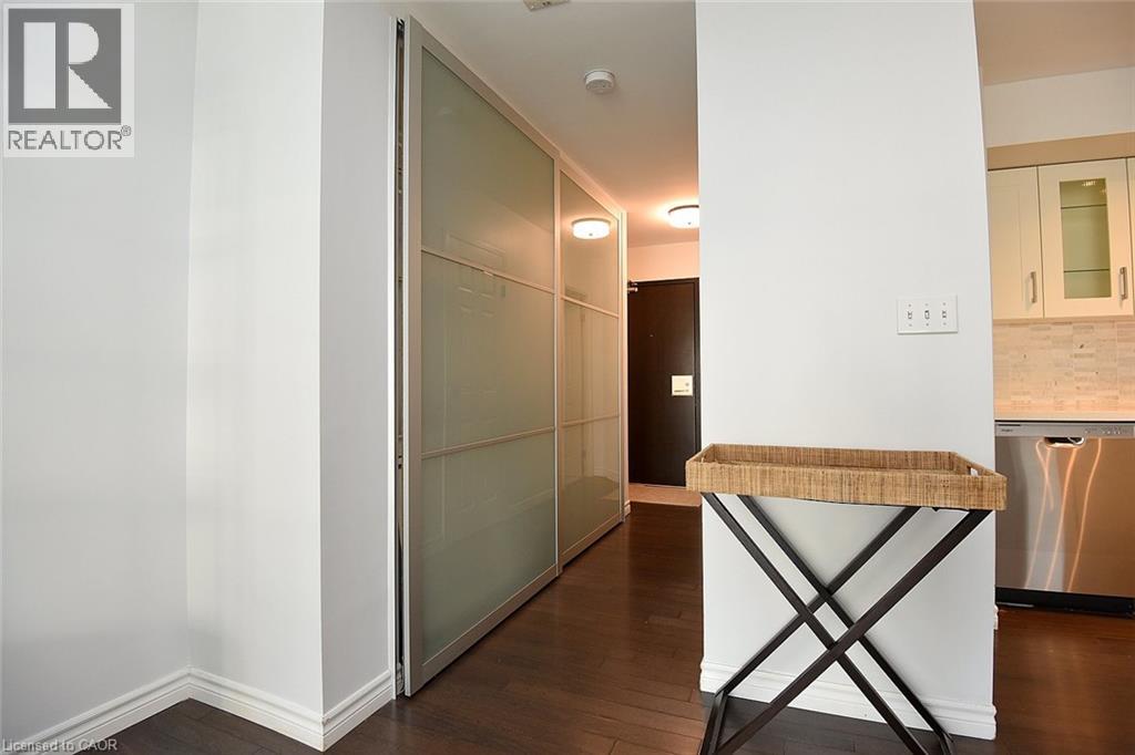 25 The Esplanade Unit# 1611, Toronto, Ontario  M5E 1W5 - Photo 6 - 40869608