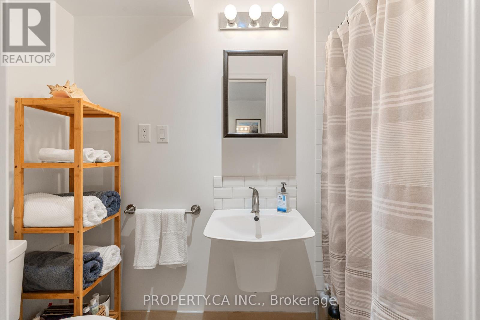 620 Crawford Street, Toronto, Ontario  M6G 3K2 - Photo 11 - C14094820