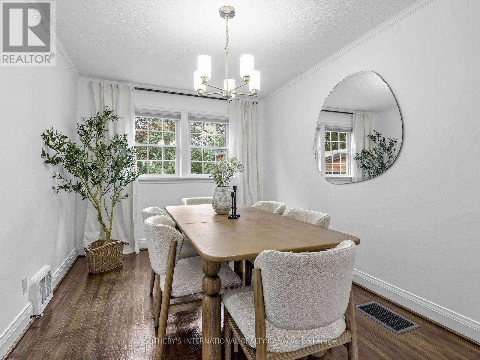 22 Thursfield Crescent, Toronto, Ontario  M4G 2N5 - Photo 10 - C14094828