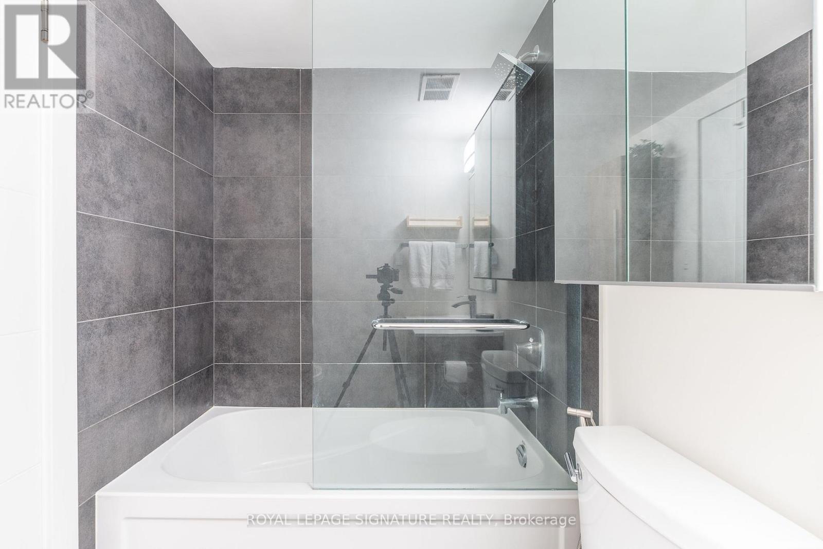 1806 - 33 Harbour Square, Toronto, Ontario M5J 2G2 - Photo 20 - C14094912