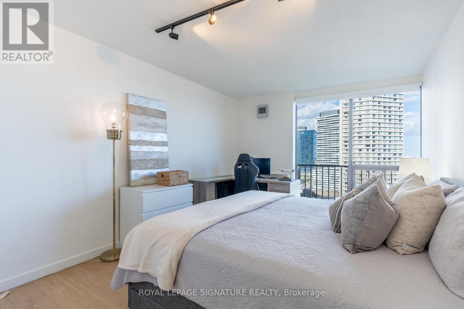 1806 - 33 Harbour Square, Toronto, Ontario M5J 2G2 - Photo 23 - C14094912