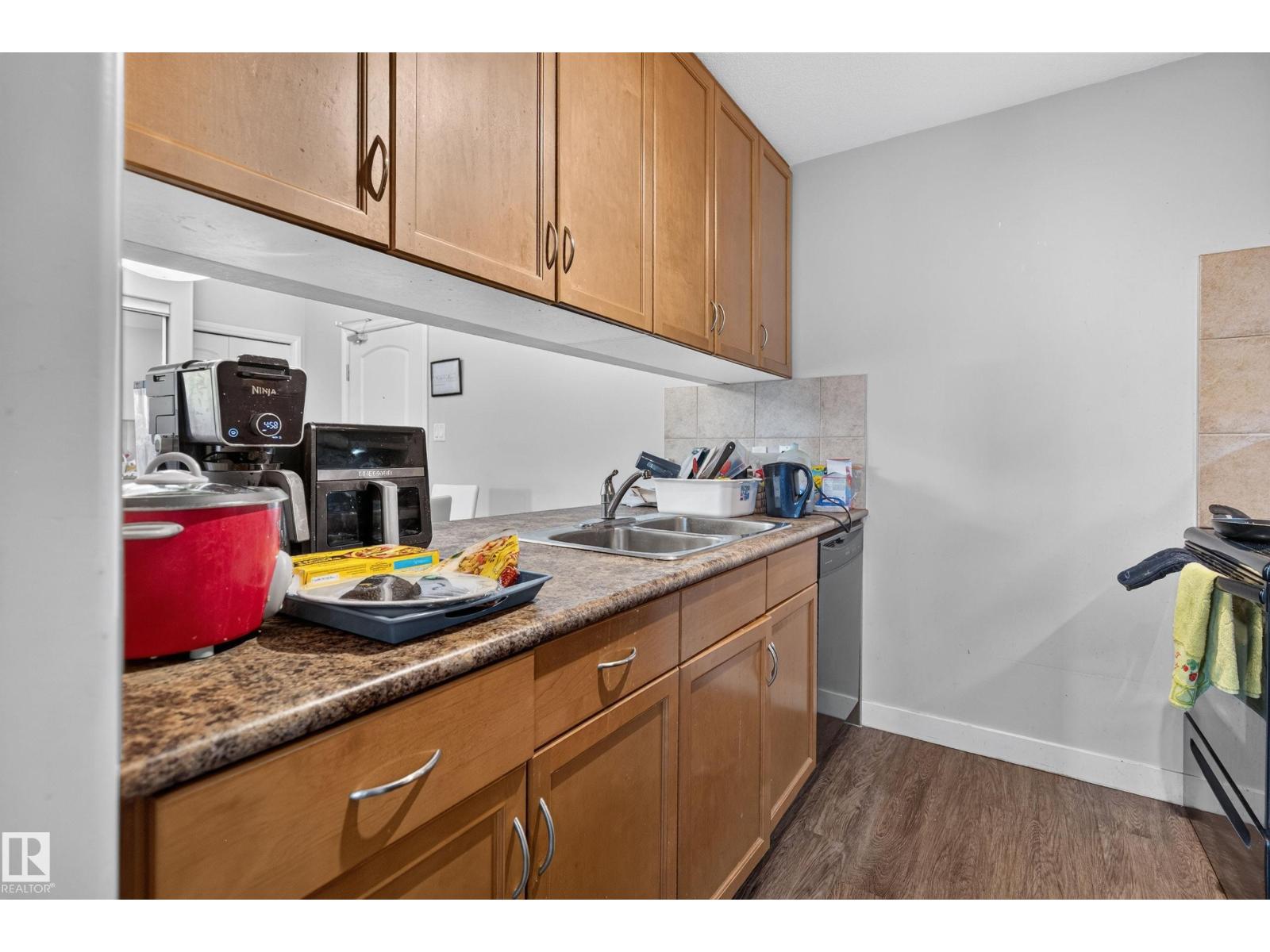 #405 1204 156 ST NW