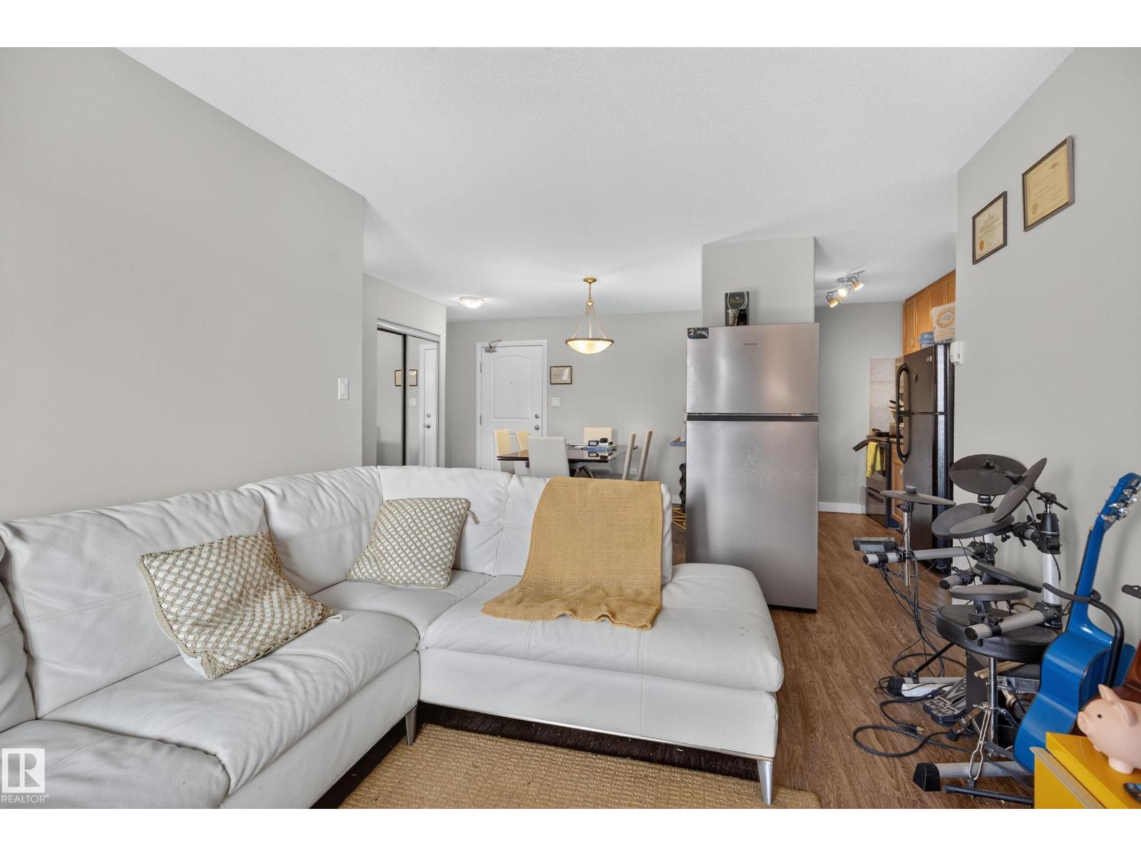 #405 1204 156 ST NW