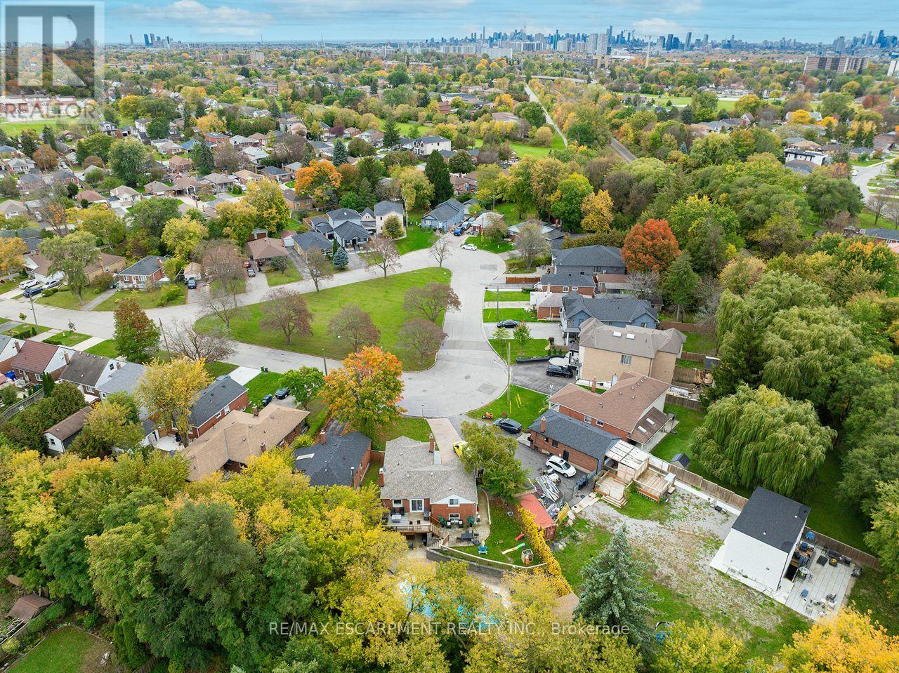 25 Tardree Place, Toronto, Ontario  M1R 3X2 - Photo 3 - E14094964