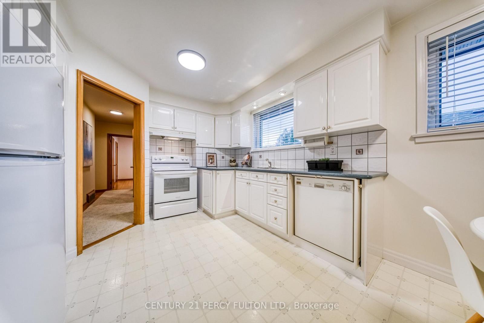 32 Bromton Drive, Toronto, Ontario  M1P 4B8 - Photo 13 - E14095018