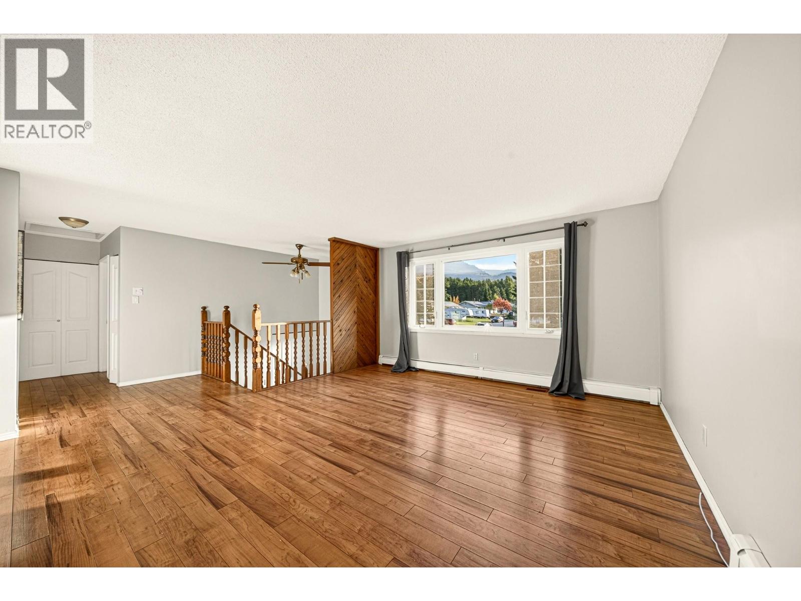 407 Maple Street, Sparwood, British Columbia  V0B 2G0 - Photo 6 - 10401218