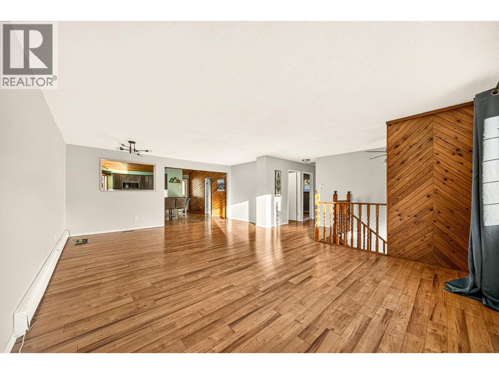 407 Maple Street, Sparwood, British Columbia  V0B 2G0 - Photo 9 - 10401218