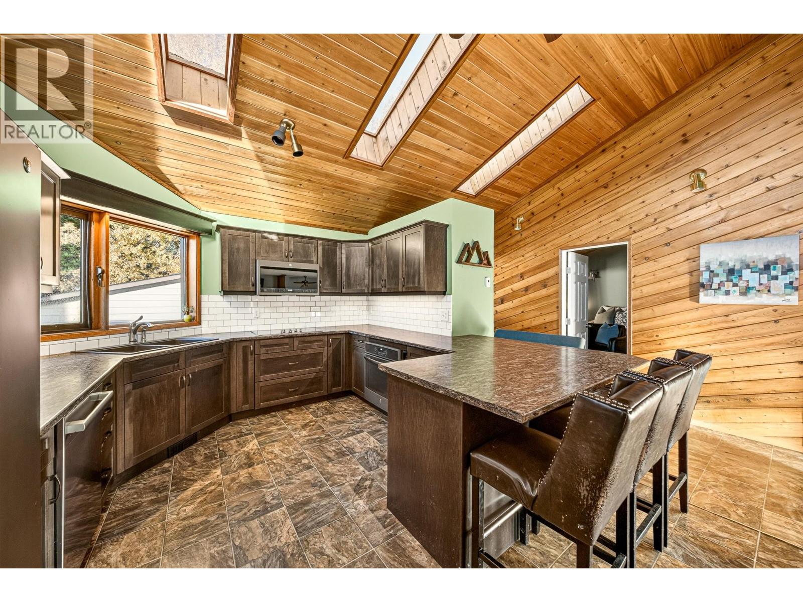 407 Maple Street, Sparwood, British Columbia  V0B 2G0 - Photo 19 - 10401218