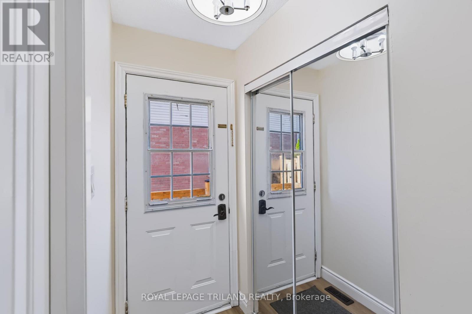136 Golfdale Crescent, London South, Ontario  N6C 5X7 - Photo 6 - X14091834