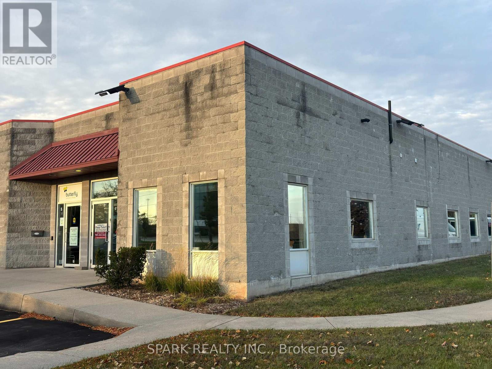 6 - 5006 South Service Road, Burlington, Ontario  L7L 5Y7 - Photo 2 - W14094876