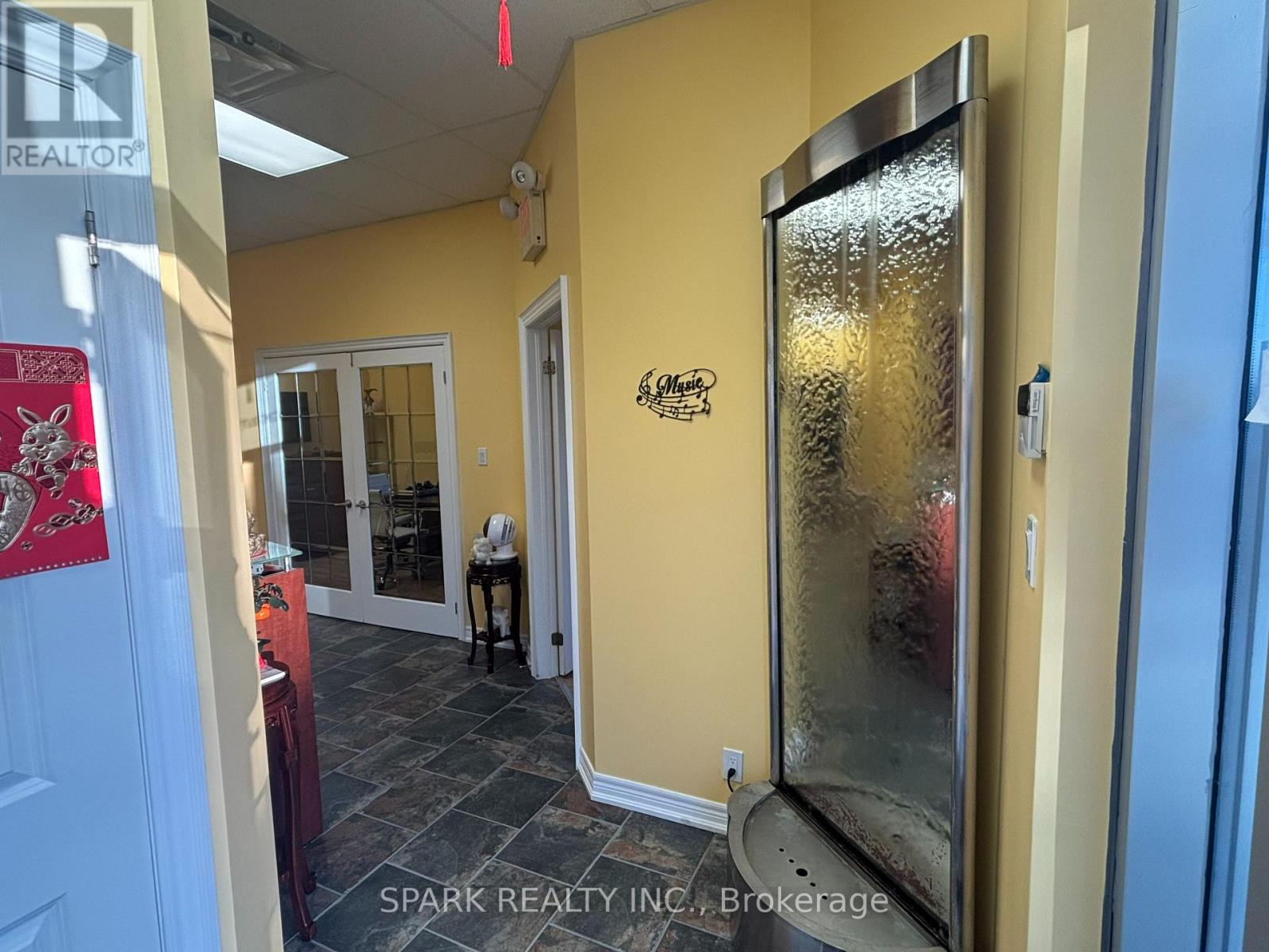 6 - 5006 South Service Road, Burlington, Ontario  L7L 5Y7 - Photo 4 - W14094876