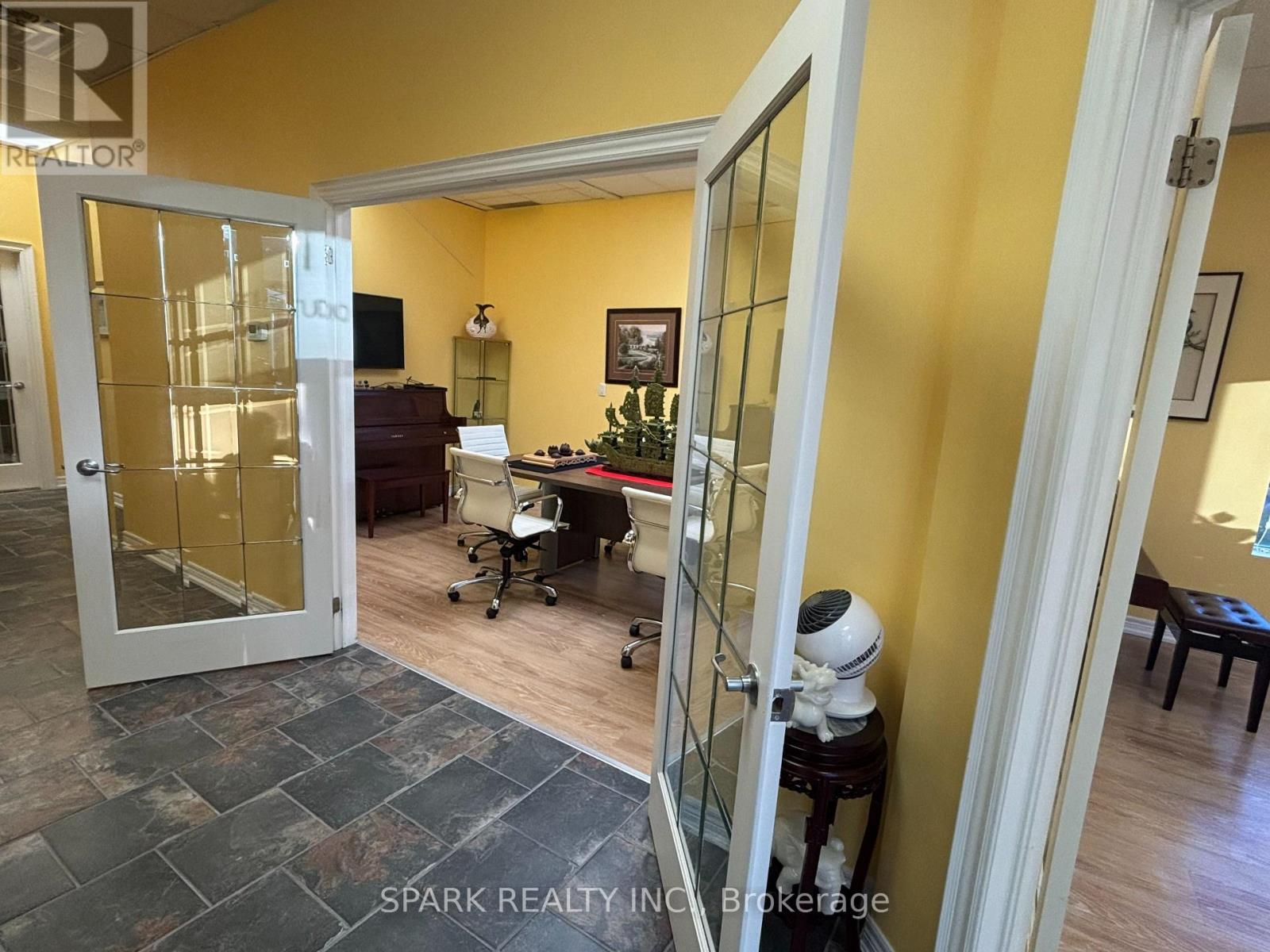 6 - 5006 South Service Road, Burlington, Ontario  L7L 5Y7 - Photo 7 - W14094876