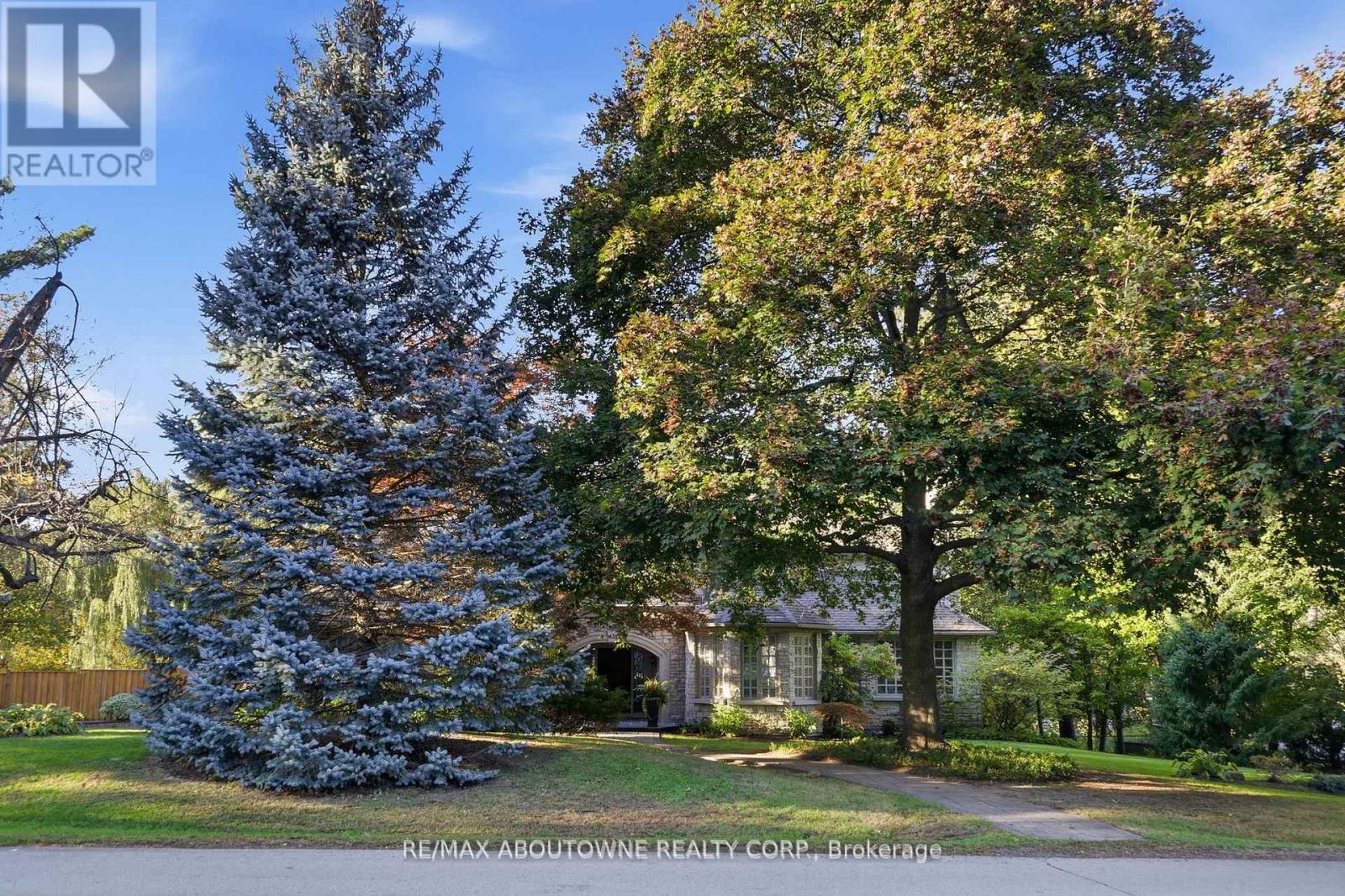 437 Cairncroft Road, Oakville, Ontario  L6J 4N1 - Photo 2 - W14094924