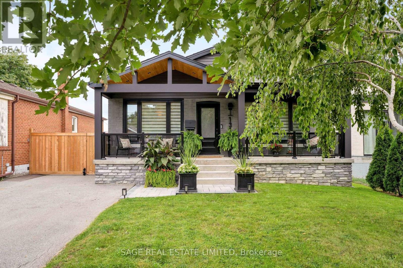 131 Silverhill Drive, Toronto, Ontario  M9B 3W6 - Photo 3 - W14095034