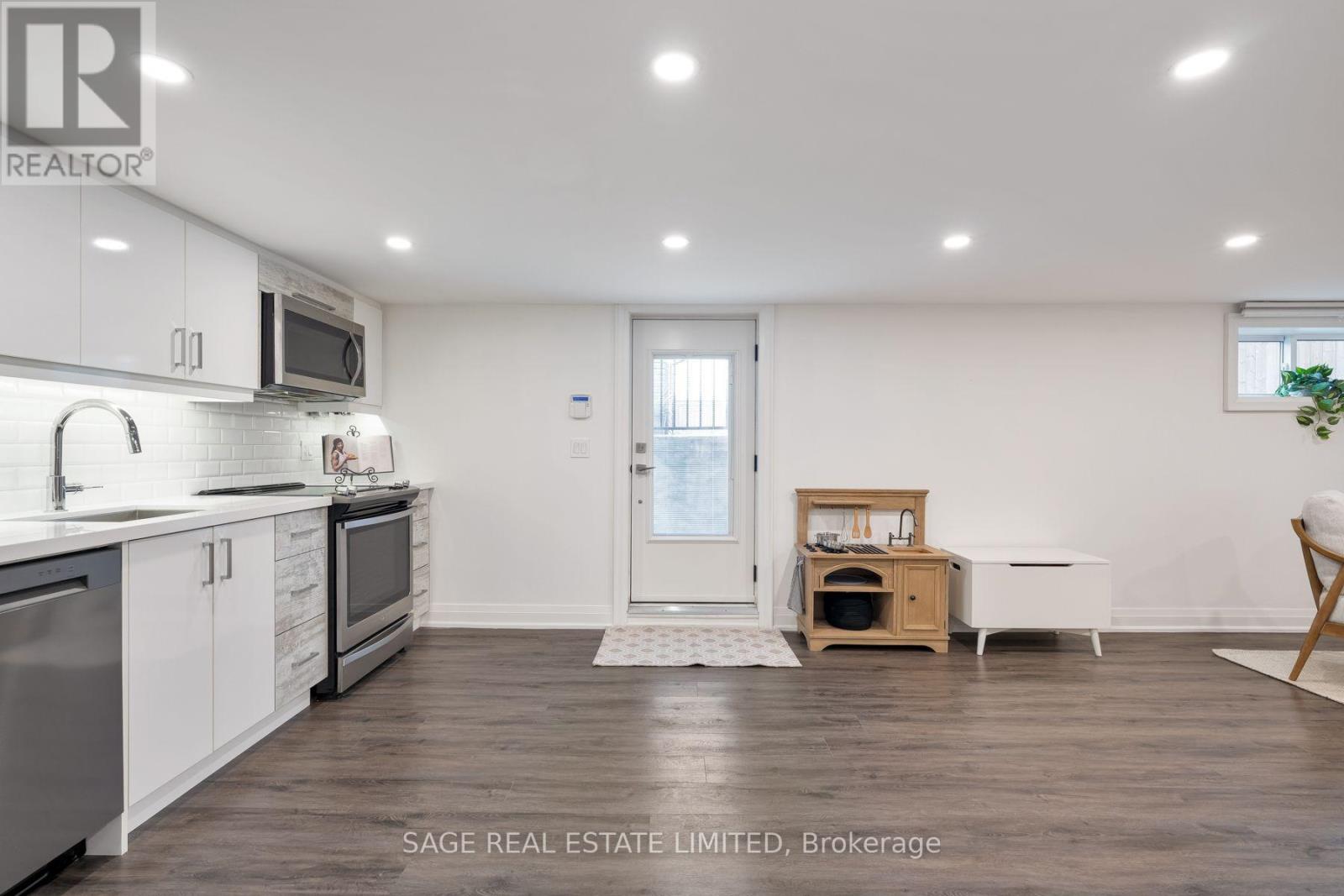 131 Silverhill Drive, Toronto, Ontario  M9B 3W6 - Photo 34 - W14095034