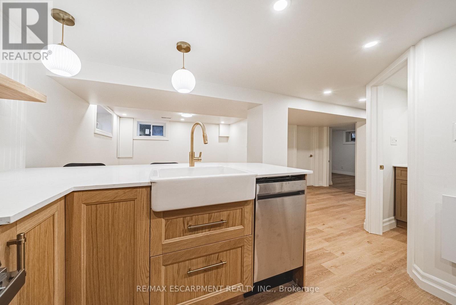 Lower - 113 Erin Avenue, Hamilton, Ontario  L8K 4W1 - Photo 2 - X14094782