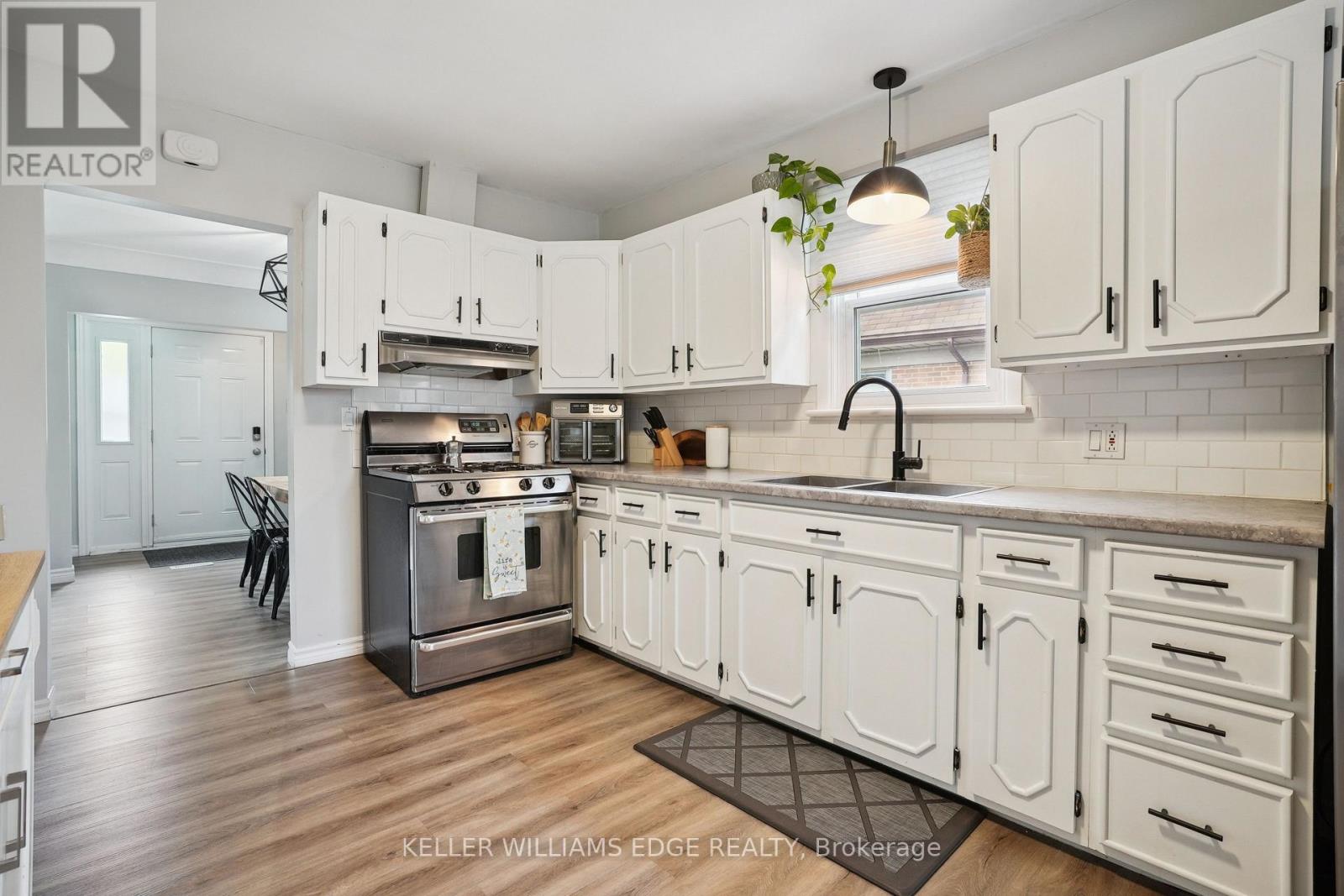 Upper - 13 Beaucourt Place, Hamilton, Ontario  L8S 2P8 - Photo 13 - X14094818