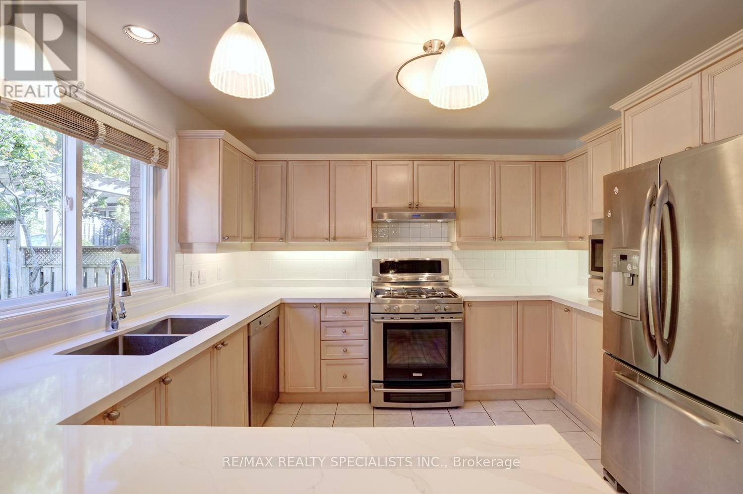 79 Westlawn Drive, Hamilton, Ontario  L9B 2K9 - Photo 19 - X14094936