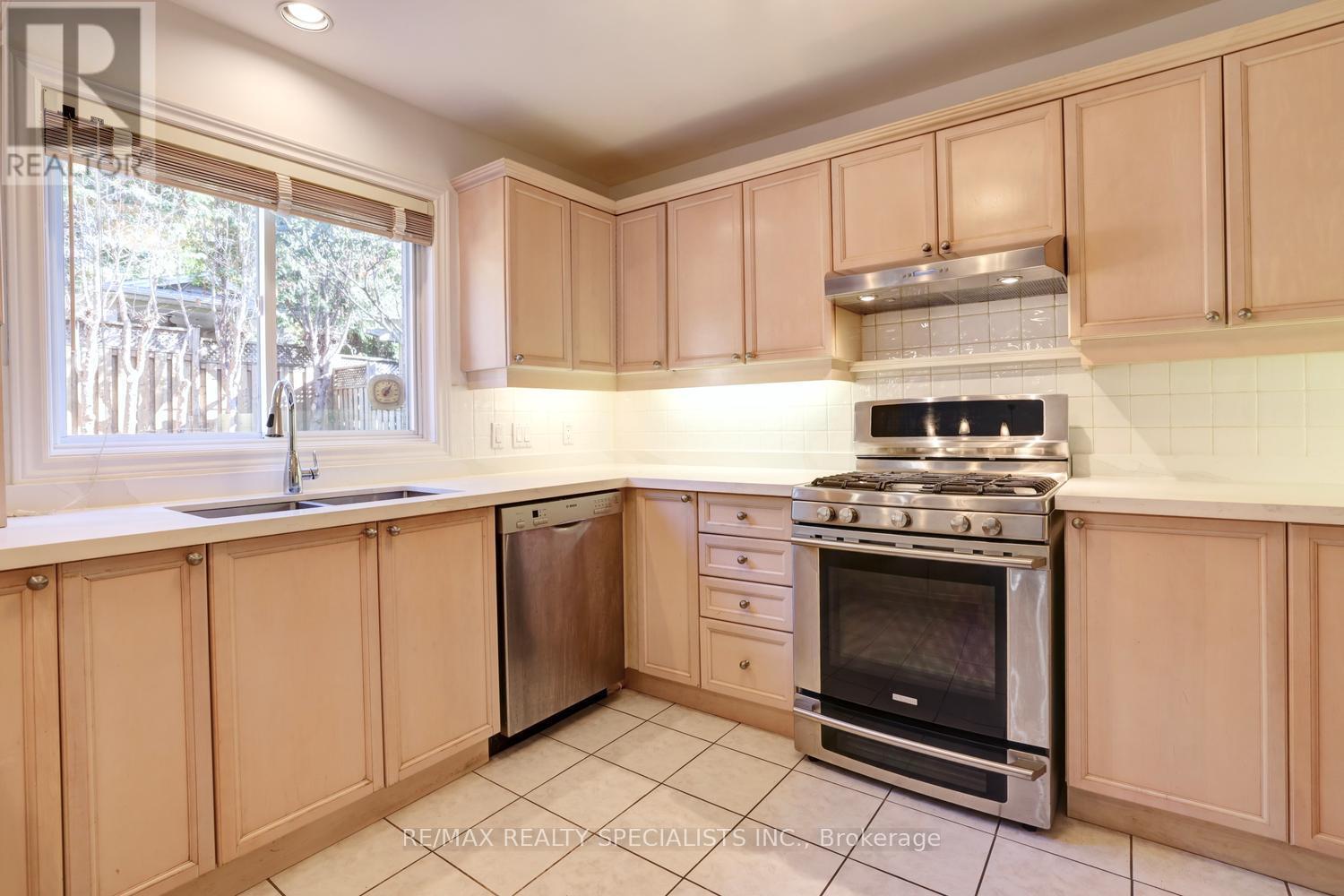 79 Westlawn Drive, Hamilton, Ontario  L9B 2K9 - Photo 20 - X14094936