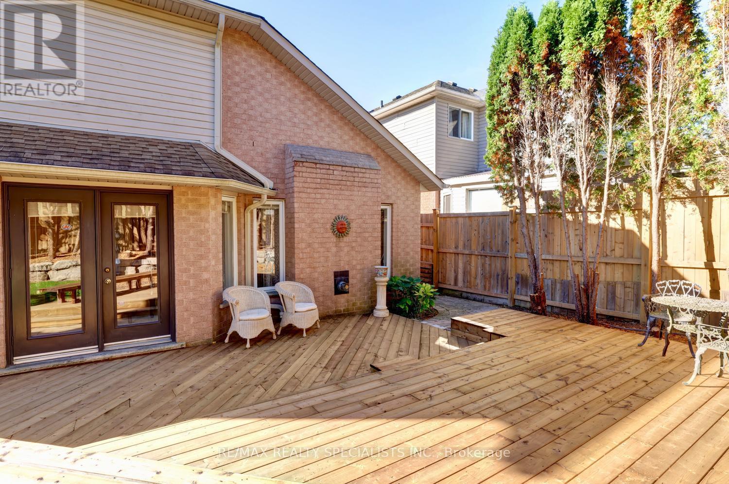 79 Westlawn Drive, Hamilton, Ontario  L9B 2K9 - Photo 4 - X14094936
