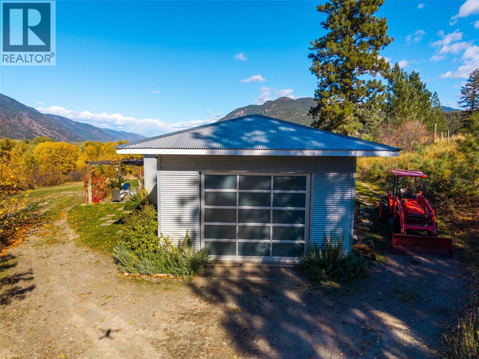 8121 Lyons Road, Kamloops, British Columbia  V0E 1Z2 - Photo 7 - 10400196