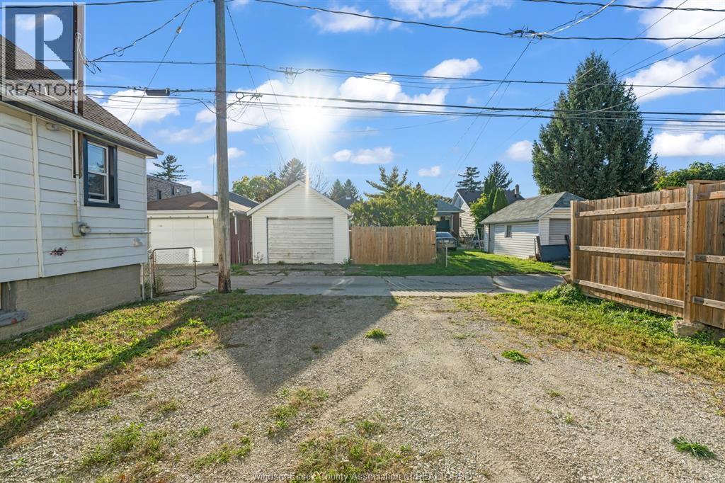 1565 Gladstone Avenue, Windsor, Ontario N8X 1Z3 - Photo 9 - 26025580